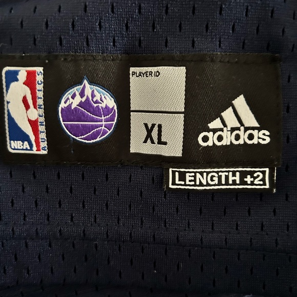 Carlos Boozer jersey size XL Youth - Picture 4 of 4